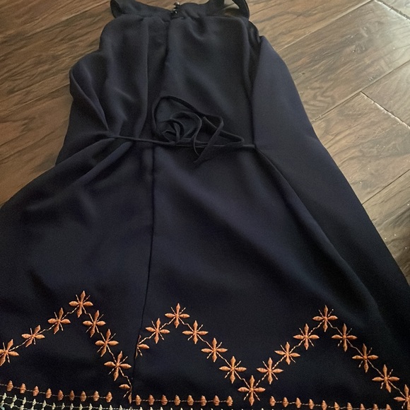 Dress - Picture 3 of 5